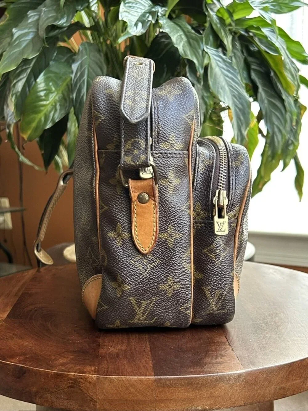 LOUIS VUITTON Monogram Nil 28 Shoulder Bag